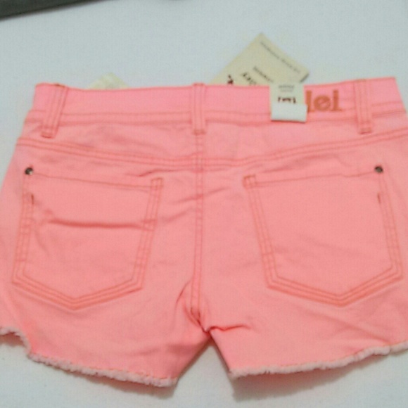 Shorts - Picture 3 of 3