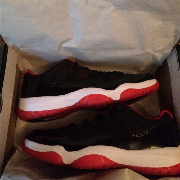 Jordan retro 11 bred low