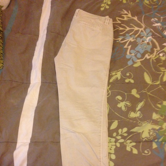 American eagle kaki Capri. Size 5