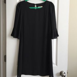 Vestique black bell sleeve shift dress