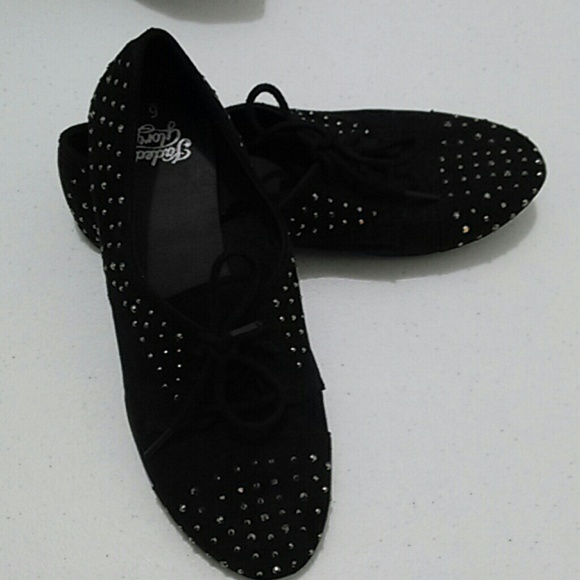 Shoes - Picture 3 of 3