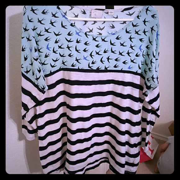 Navy blue & white long sleeved top, size Large