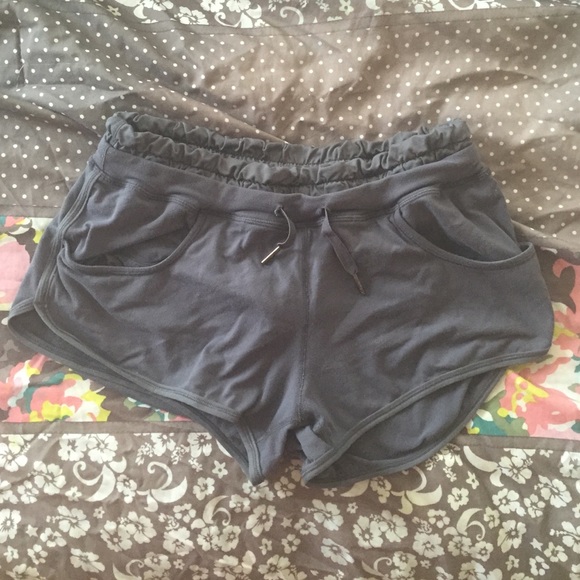 Lululemon coal shorts