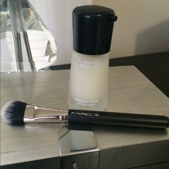 Brand new MAC Timecheck Lotion