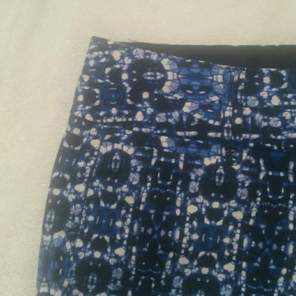 Patterned Shorts - Picture 2 of 3