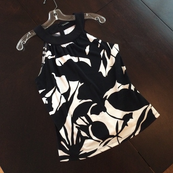 Tahari Black and White Abstract Print Halter Top - Picture 3 of 3