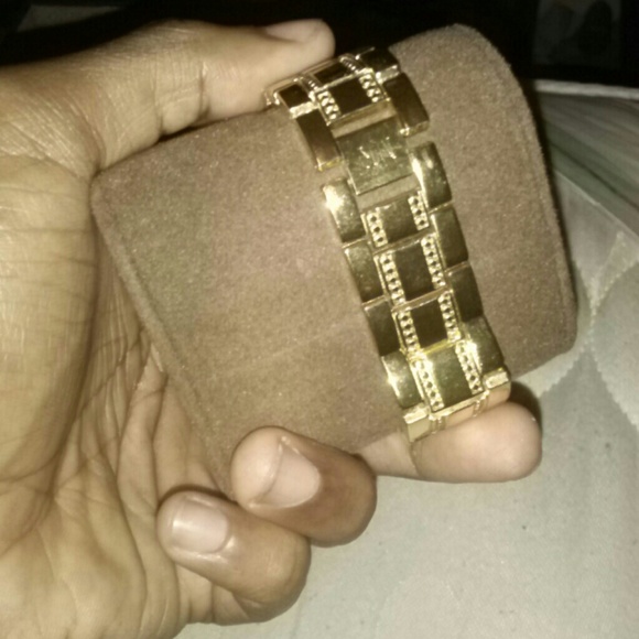 MK watch - Picture 3 of 3