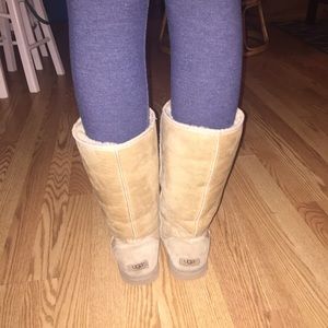 Tan Uggs