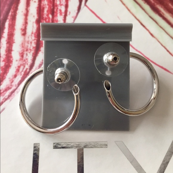 Sterling Silver Hoop Earring BNWOT - Picture 3 of 4