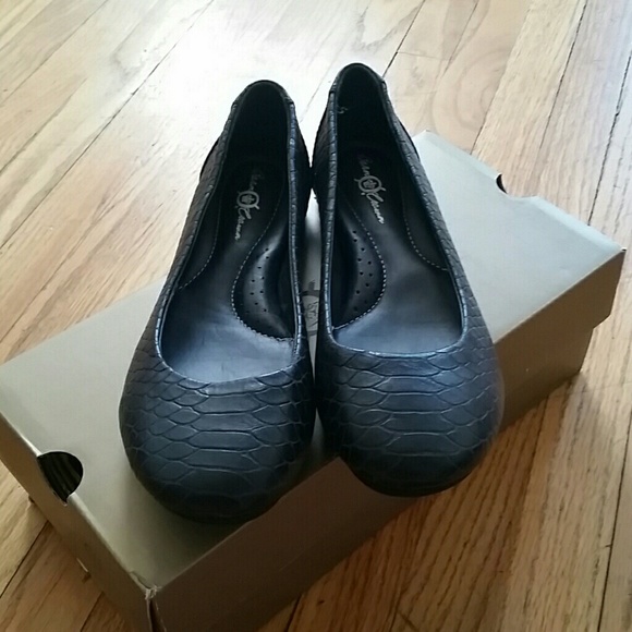 Born Crown Stowaway II Nero Snake Print Flats