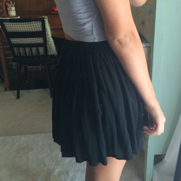 Brandy Melville Black Skirt - Picture 4 of 4