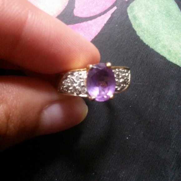 Pretty ring! - Picture 3 of 3