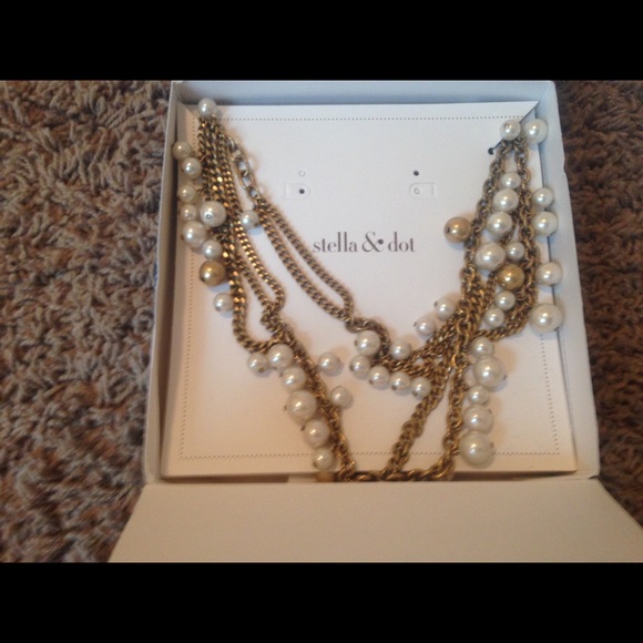 Stella & Dot Gabrielle necklace