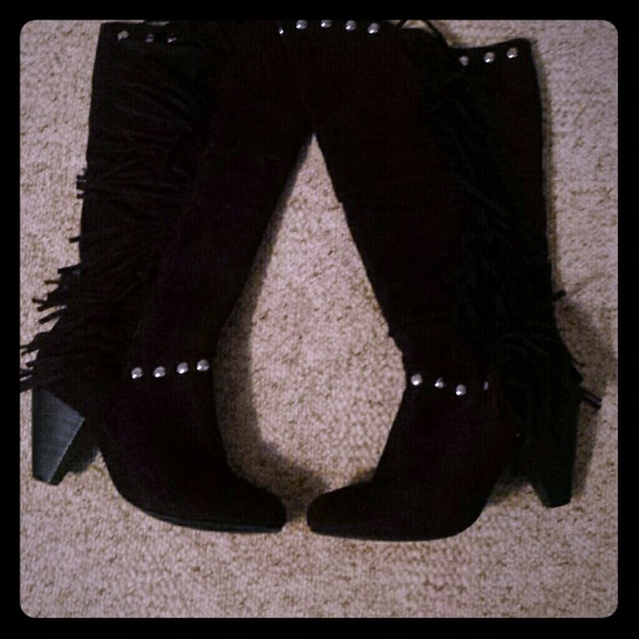Heeled tassel boots