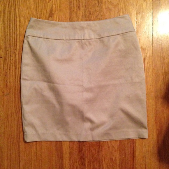 Beige Skirt - Picture 2 of 2