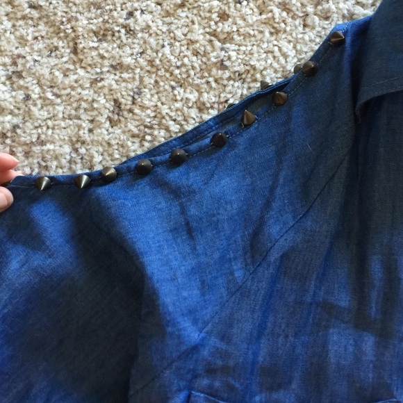 Chambray button up with cut out studded shoulders - Picture 2 of 4