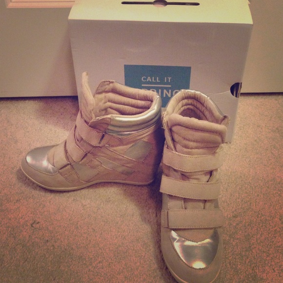 Wedged sneakers