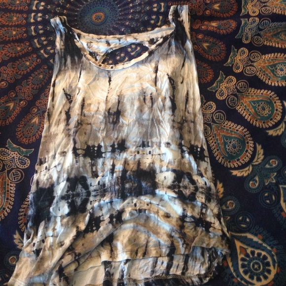 Cut out back tie dye top