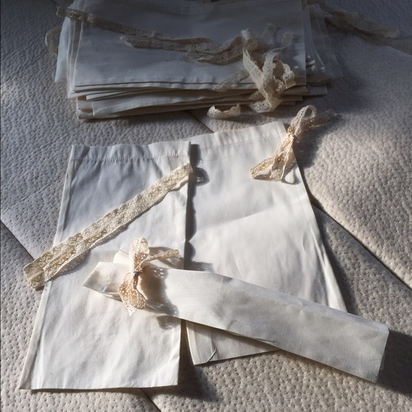 Handmade bag with lace tie