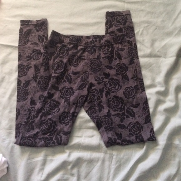 Small grey and roses leggings
