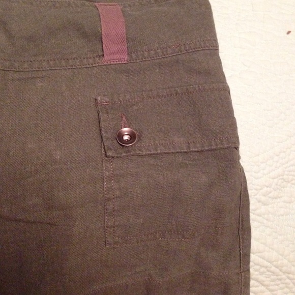 Dark green shorts - Picture 4 of 4