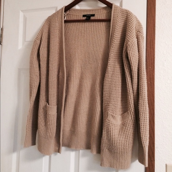 Forever 21 beige knit cardigan