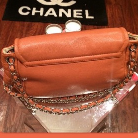 🚫SOLD🚫 CHANEL BAG - Picture 3 of 4