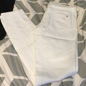 White Jessica Simpson pants.