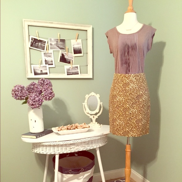 Ann Taylor Loft Grey/Brown Ruffle Shirt (Size XS)