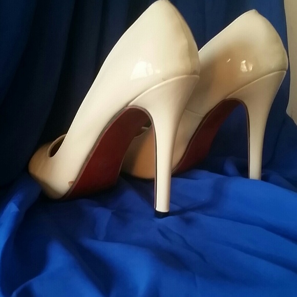 Nude pumps sz9