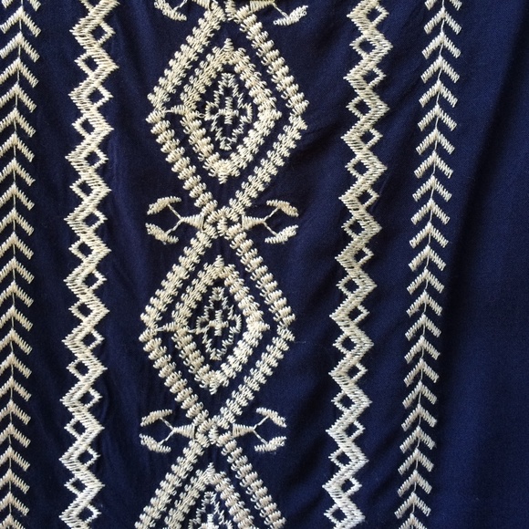 Tribal embroidered blouse - Picture 2 of 3