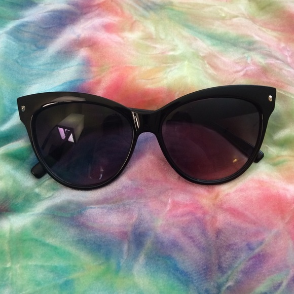 Round Cat-eye Sunglasses