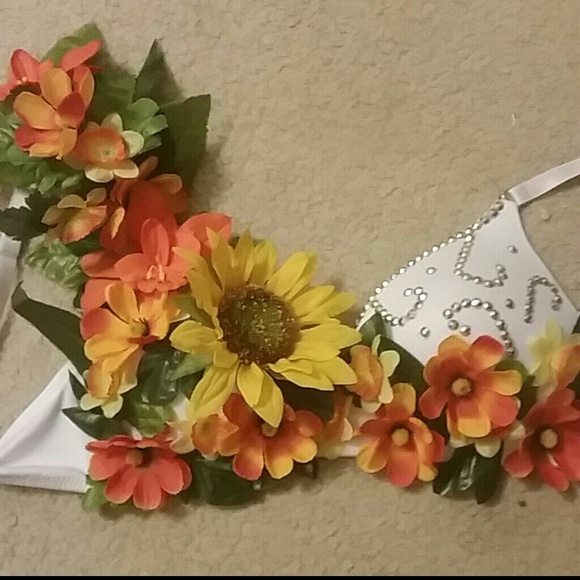 Flower rave bra