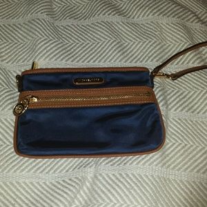 Michael Kors Kempton wristlet
