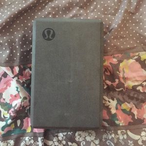 Lululemon yoga block
