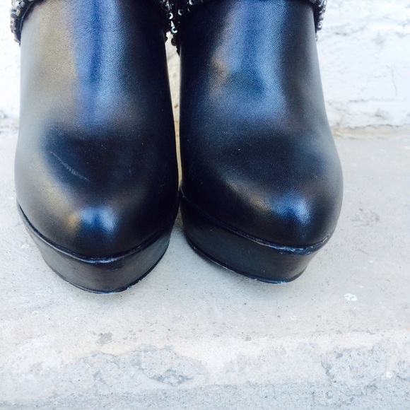 Booties 🔥🔥🔥🔥 - Picture 3 of 3