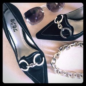 BCBG black kitten heel pumps. Cute 4 work attire.