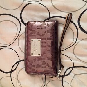 Michael kors wristlet