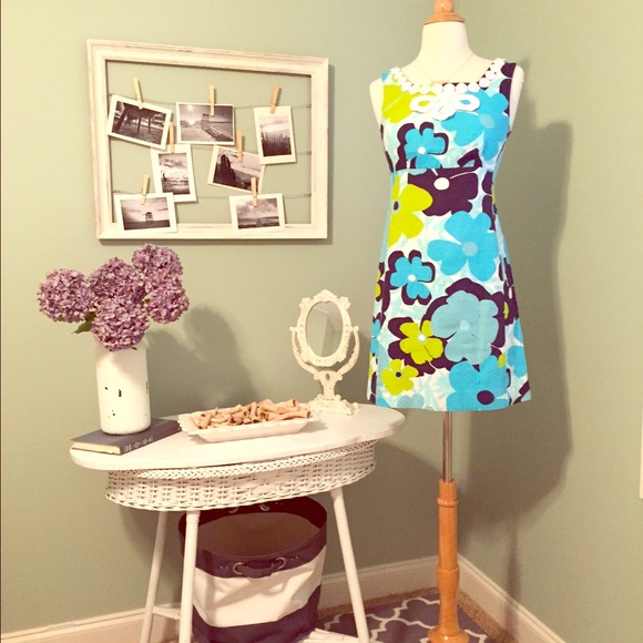 Lilly Pulitzer Blue Bold Flower Dress (Size 0)