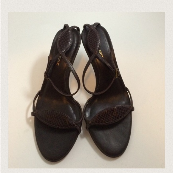 Banana Republic brown sandals