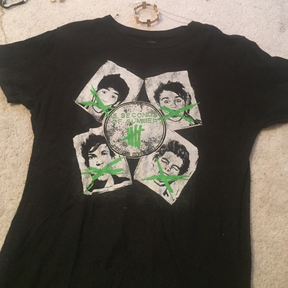 5SOS merch