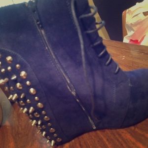Daughters platform boots