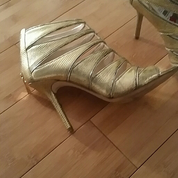 Shoes - Picture 2 of 3