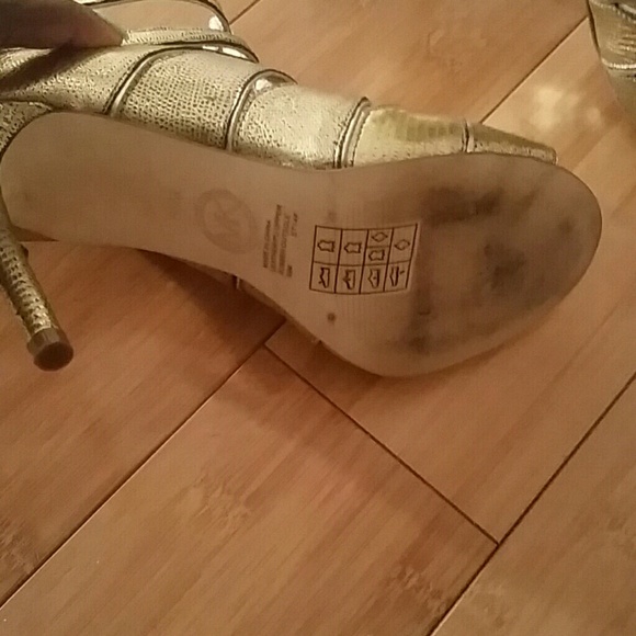 Shoes - Picture 3 of 3