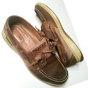 SPERRY'S BOAT SHOES BROWN. COMFY!