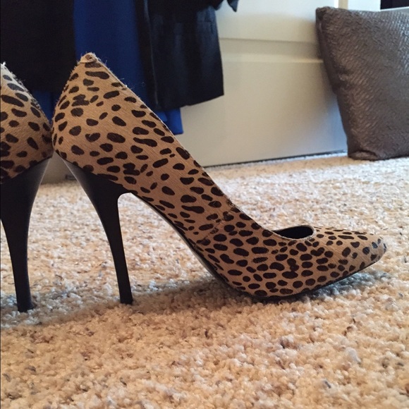 Steve Madden leopard pumps