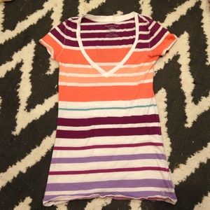 Multicolor striped v-neck