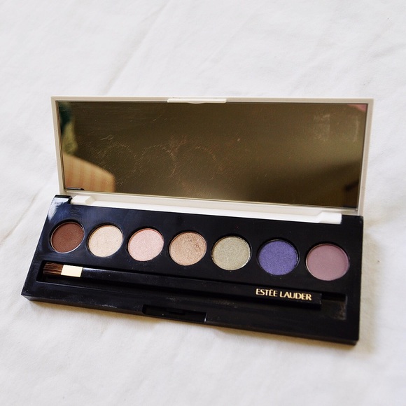 Lisa Perry for Estée Lauder Lipstick and Eyeshadow - Picture 3 of 4