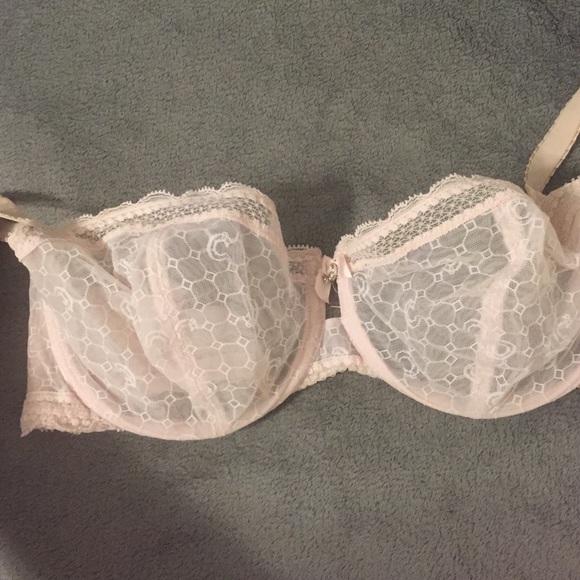 Beautiful Chantelle Nordstroms Bra