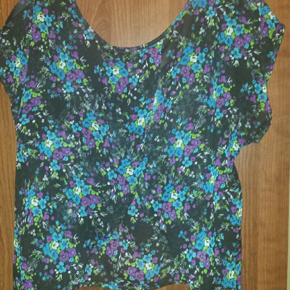 Tulip Back Floral Top